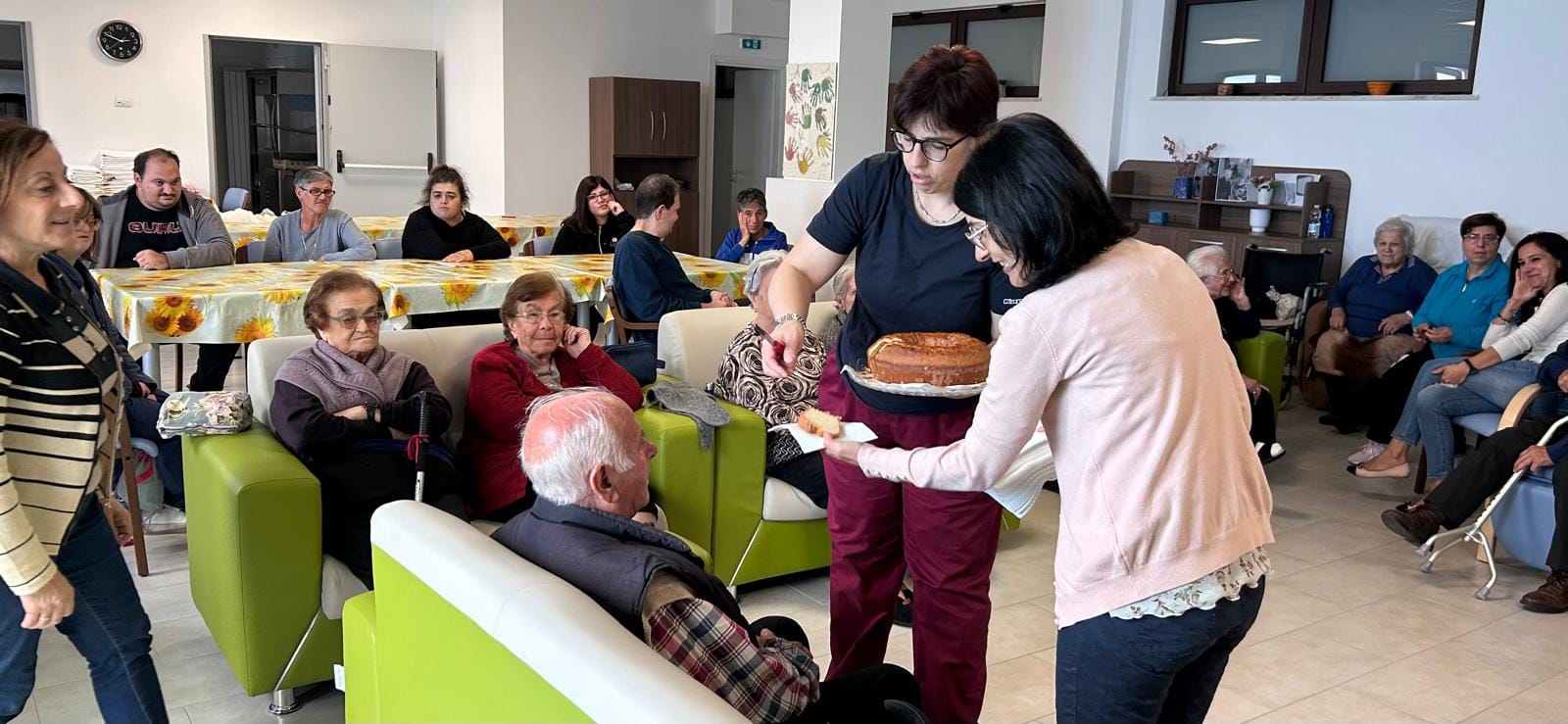 Un momento di incontro al Centro Anziani di Moliterno